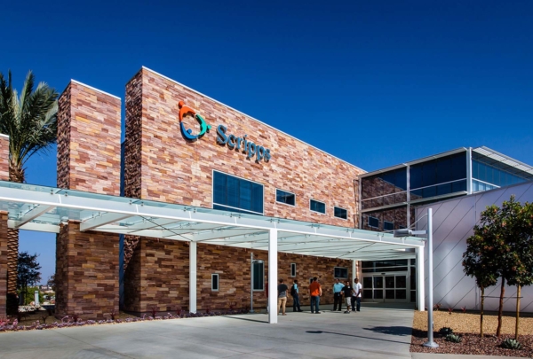 Exterior photo of entrance to California Proton Cancer Therapy Center